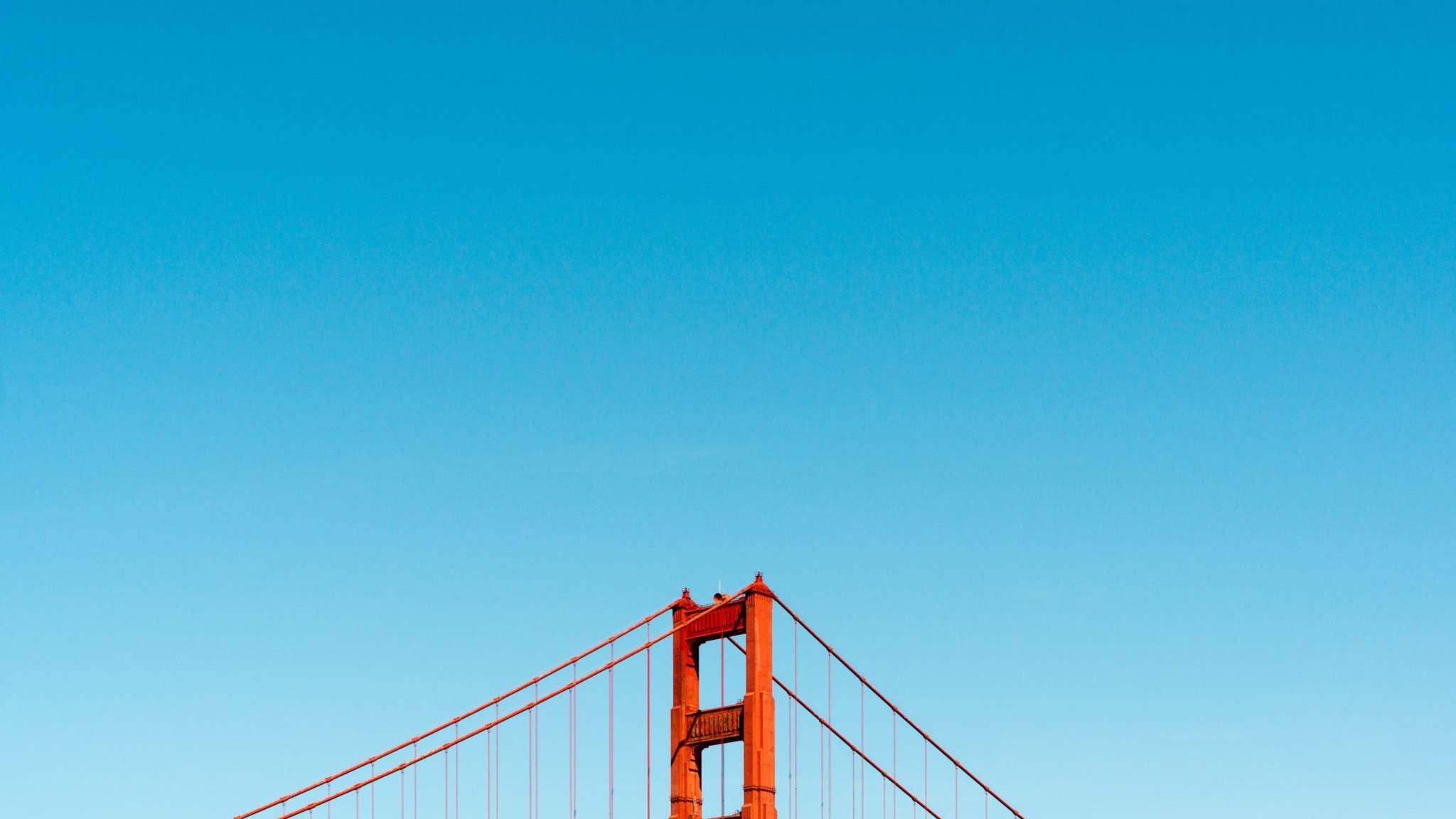 golden gate bridge against a blue sky