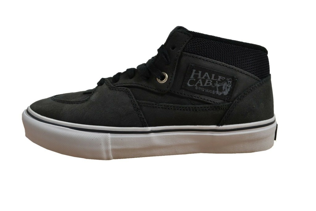 Black Vans Half Cab sneaker