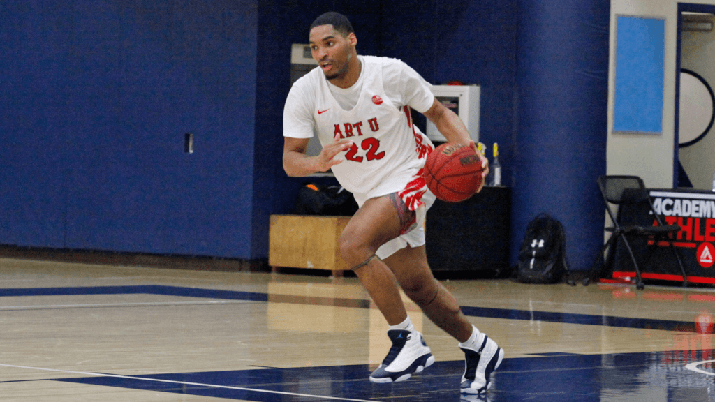 MBB - Latrell Williams (photo by Jake Ward)