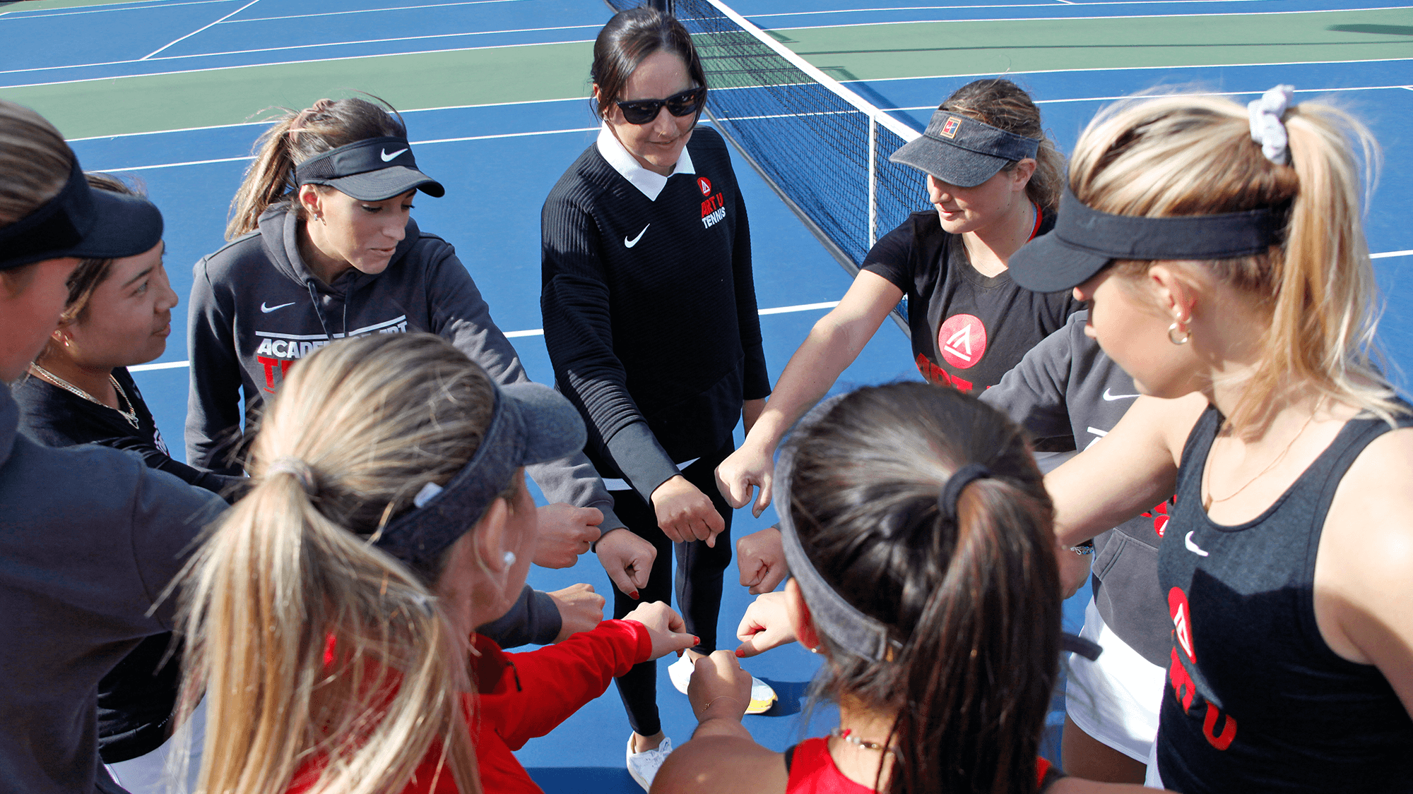 WTennis Team (photo by Rob Garcia)